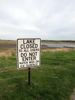 Zorinsky Lake drawn down in attempt to freeze/dry out zebra mussel infestation, April 2011. (Karie Decker/Nebraska Invasive Species Project)